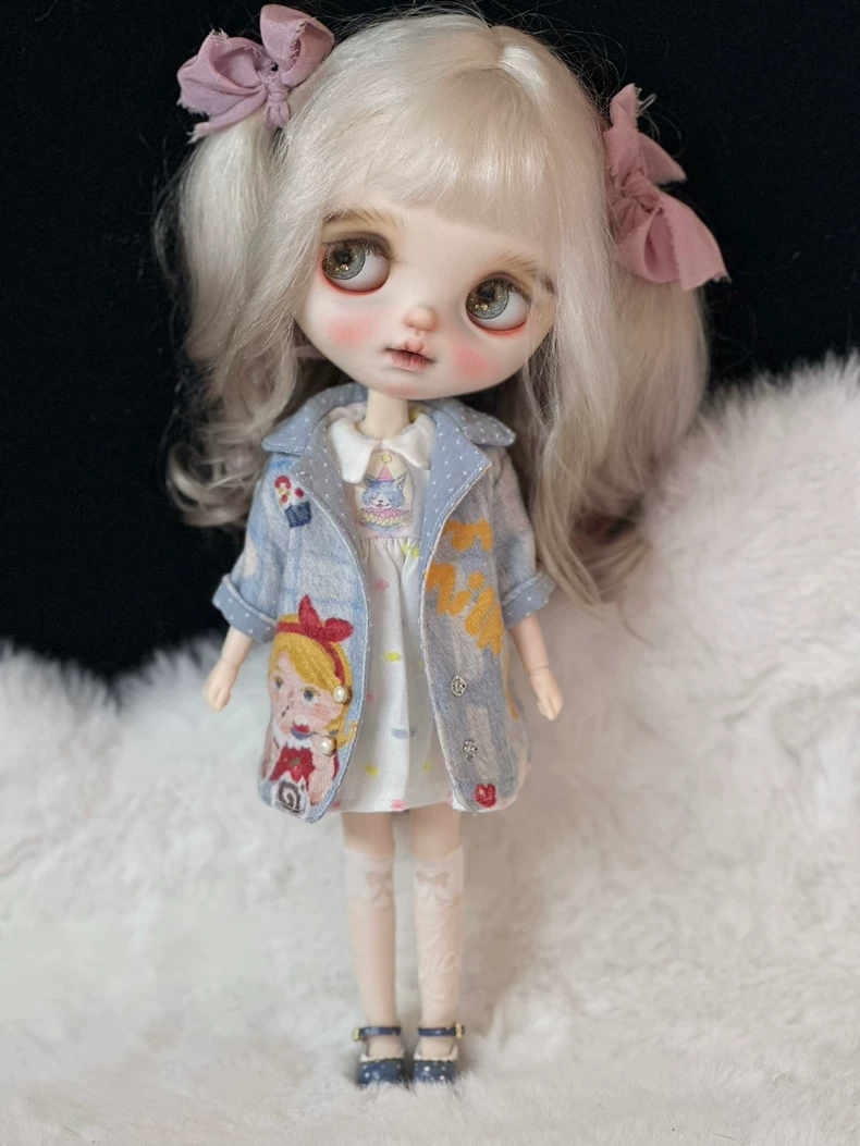 Charming Blythe Doll Outfit: Elegant Denim Jacket & Delicate Dress for OB22, OB24, OB26 Collectors - Image 1