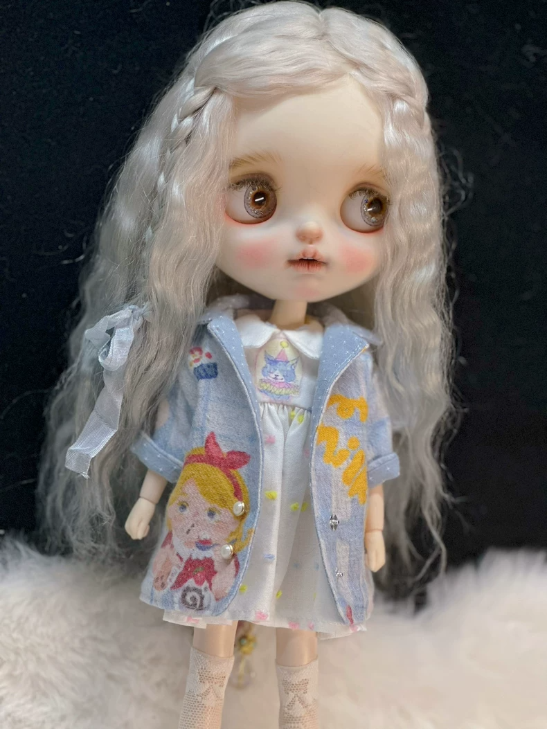 Charming Blythe Doll Outfit: Elegant Denim Jacket & Delicate Dress for OB22, OB24, OB26 Collectors - Image 3