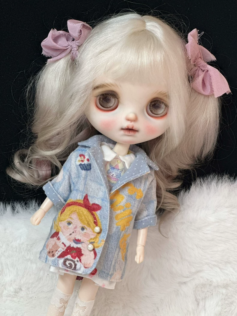 Charming Blythe Doll Outfit: Elegant Denim Jacket & Delicate Dress for OB22, OB24, OB26 Collectors - Image 6