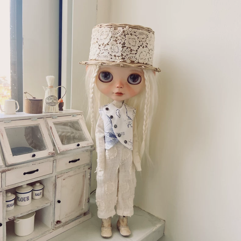 Elegant Blythe Doll Outfit: Lace Jacket & Embroidered Blouse with Tailored Trousers - Off-White & Blue Collector's Timeless Sophistication - Image 2