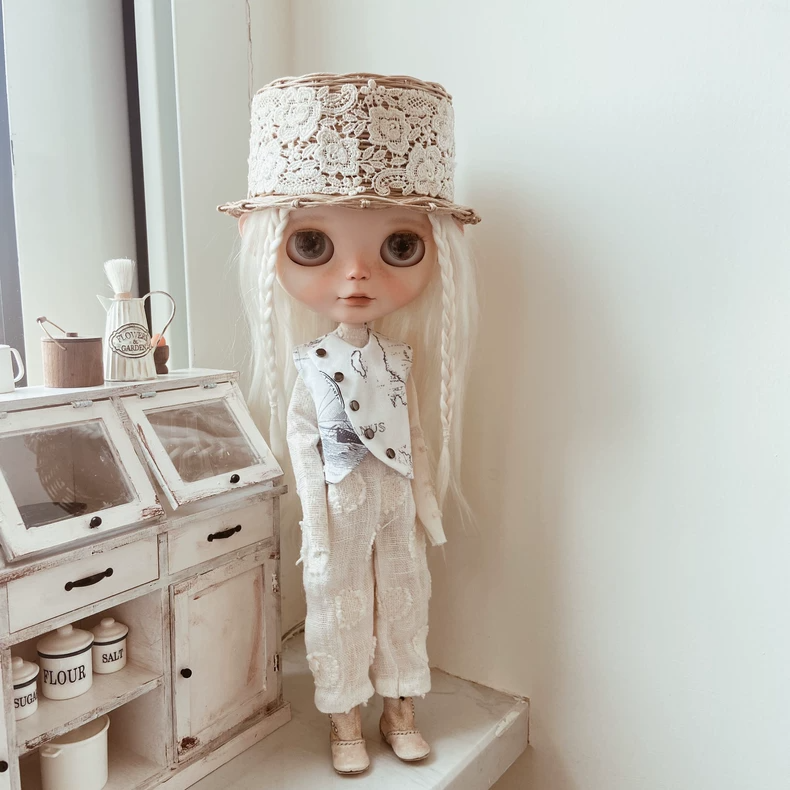 Elegant Blythe Doll Outfit: Lace Jacket & Embroidered Blouse with Tailored Trousers - Off-White & Blue Collector's Timeless Sophistication - Image 3