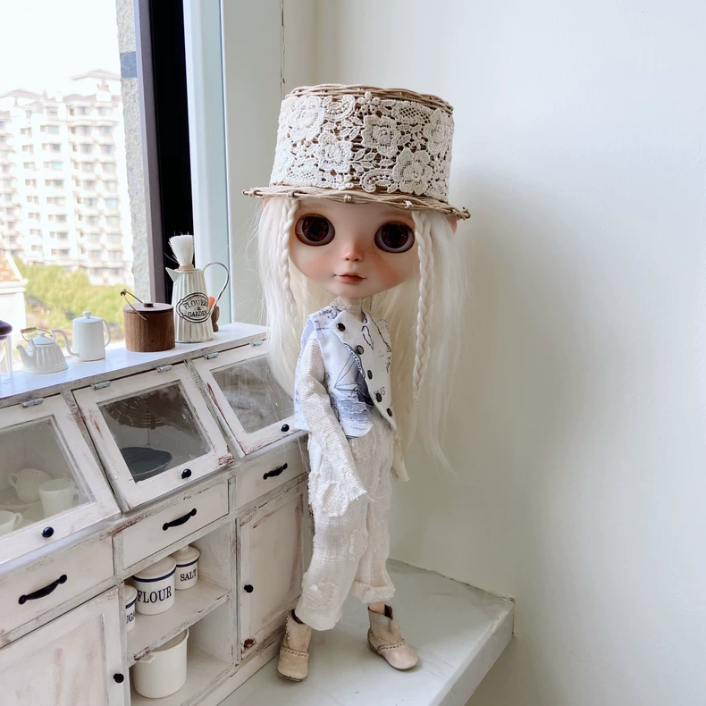 Elegant Blythe Doll Outfit: Lace Jacket & Embroidered Blouse with Tailored Trousers - Off-White & Blue Collector's Timeless Sophistication - Image 5