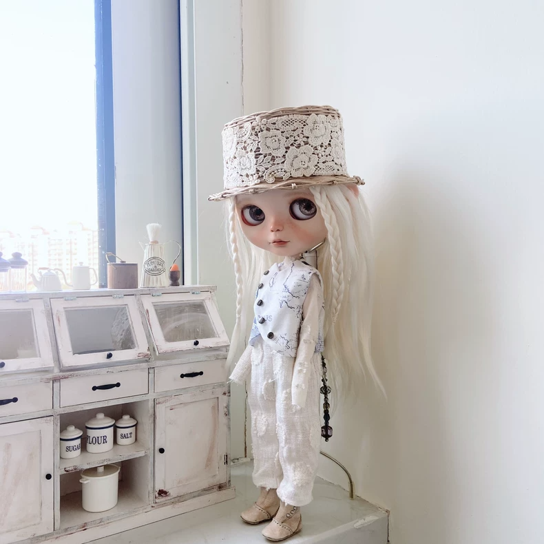 Elegant Blythe Doll Outfit: Lace Jacket & Embroidered Blouse with Tailored Trousers - Off-White & Blue Collector's Timeless Sophistication - Image 7