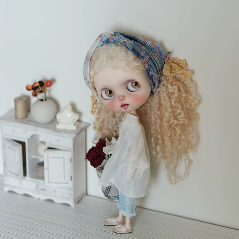 Vintage Style Blythe Doll Clothes Deep V-Neck Linen-Like Outfit for ob22 ob24 Black White Beige - Image 1