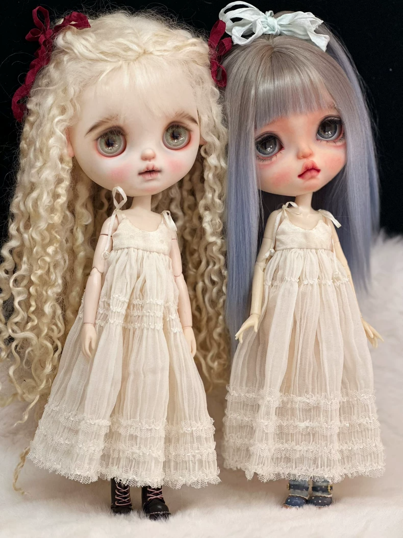Exquisite Lace Blythe Doll Dresses: Elegant Creamy White Tiered Outfits for ob24 & More - Image 3