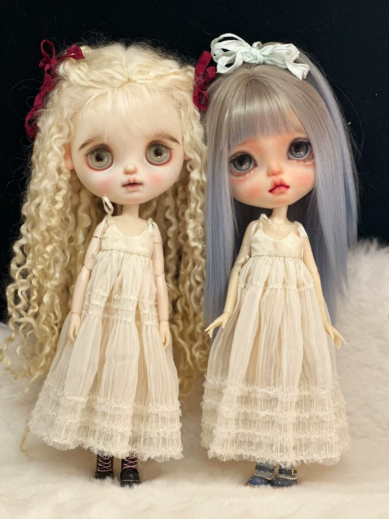 Exquisite Lace Blythe Doll Dresses: Elegant Creamy White Tiered Outfits for ob24 & More - Image 4