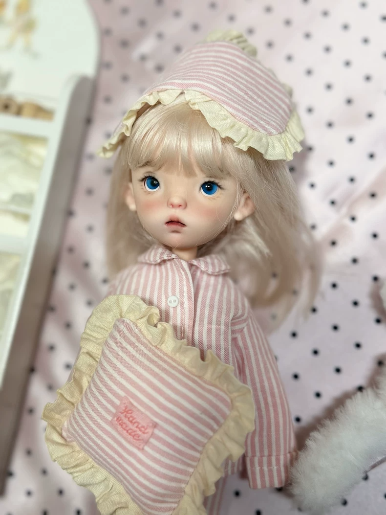 Cozy Blythe Doll Sleepwear Set: Handmade Pajamas with Eye Mask, Pillow & Socks – OB22/OB24 - Image 1