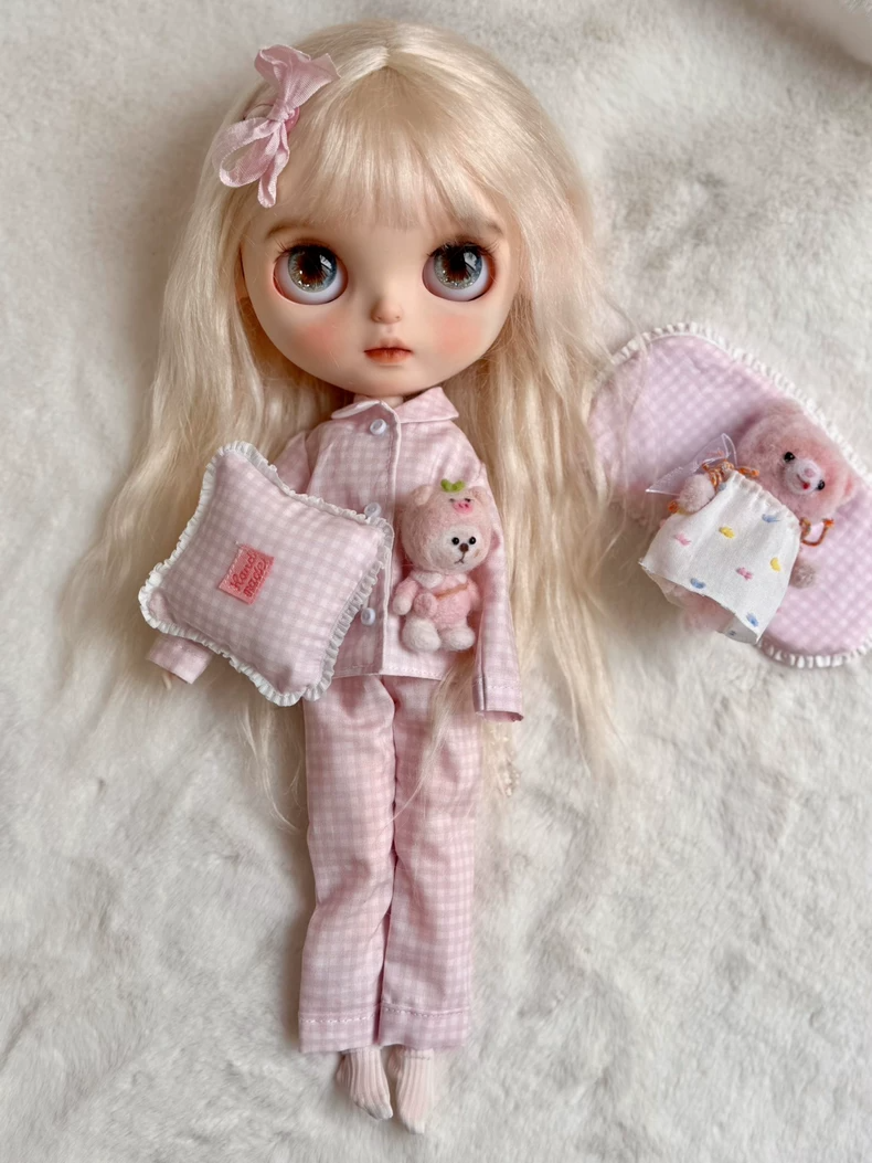 Cozy Blythe Doll Sleepwear Set: Handmade Pajamas with Eye Mask, Pillow & Socks – OB22/OB24 - Image 2