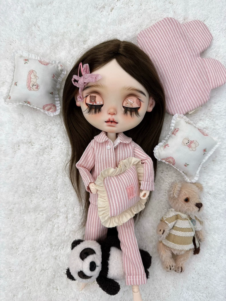Cozy Blythe Doll Sleepwear Set: Handmade Pajamas with Eye Mask, Pillow & Socks – OB22/OB24 - Image 3