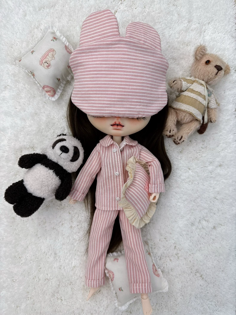 Cozy Blythe Doll Sleepwear Set: Handmade Pajamas with Eye Mask, Pillow & Socks – OB22/OB24 - Image 7