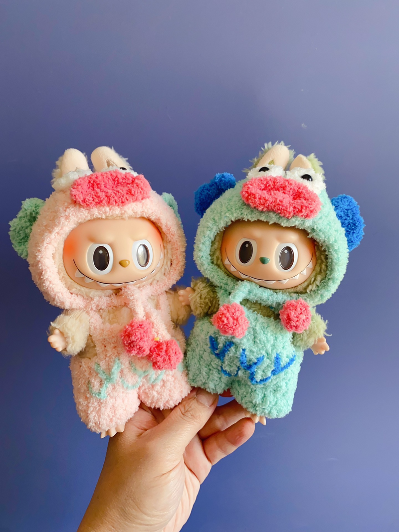 Adorable Labubu Doll Outfits: Vibrant Plush Ensembles for Play & Collecting - Image 1