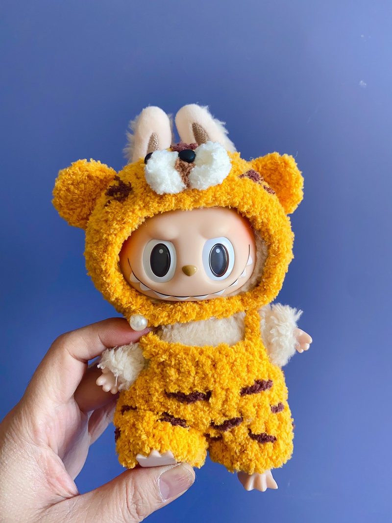Adorable Labubu Doll Outfits: Vibrant Plush Ensembles for Play & Collecting - Image 3