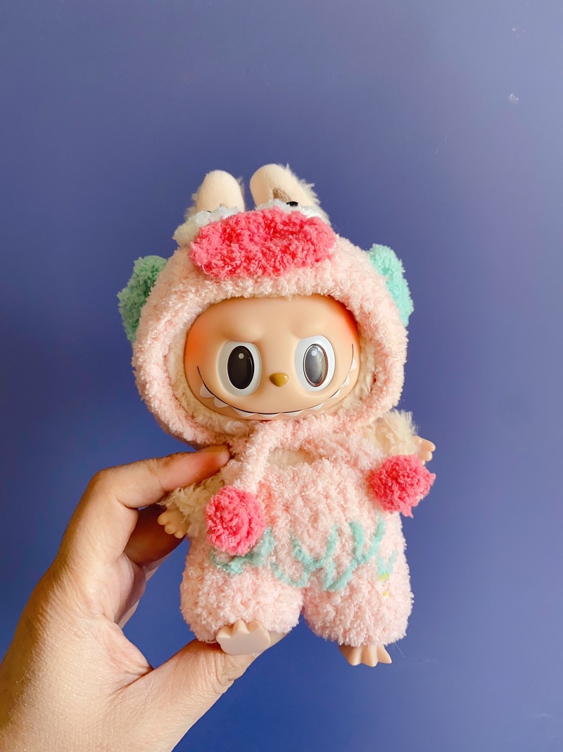 Adorable Labubu Doll Outfits: Vibrant Plush Ensembles for Play & Collecting - Image 5