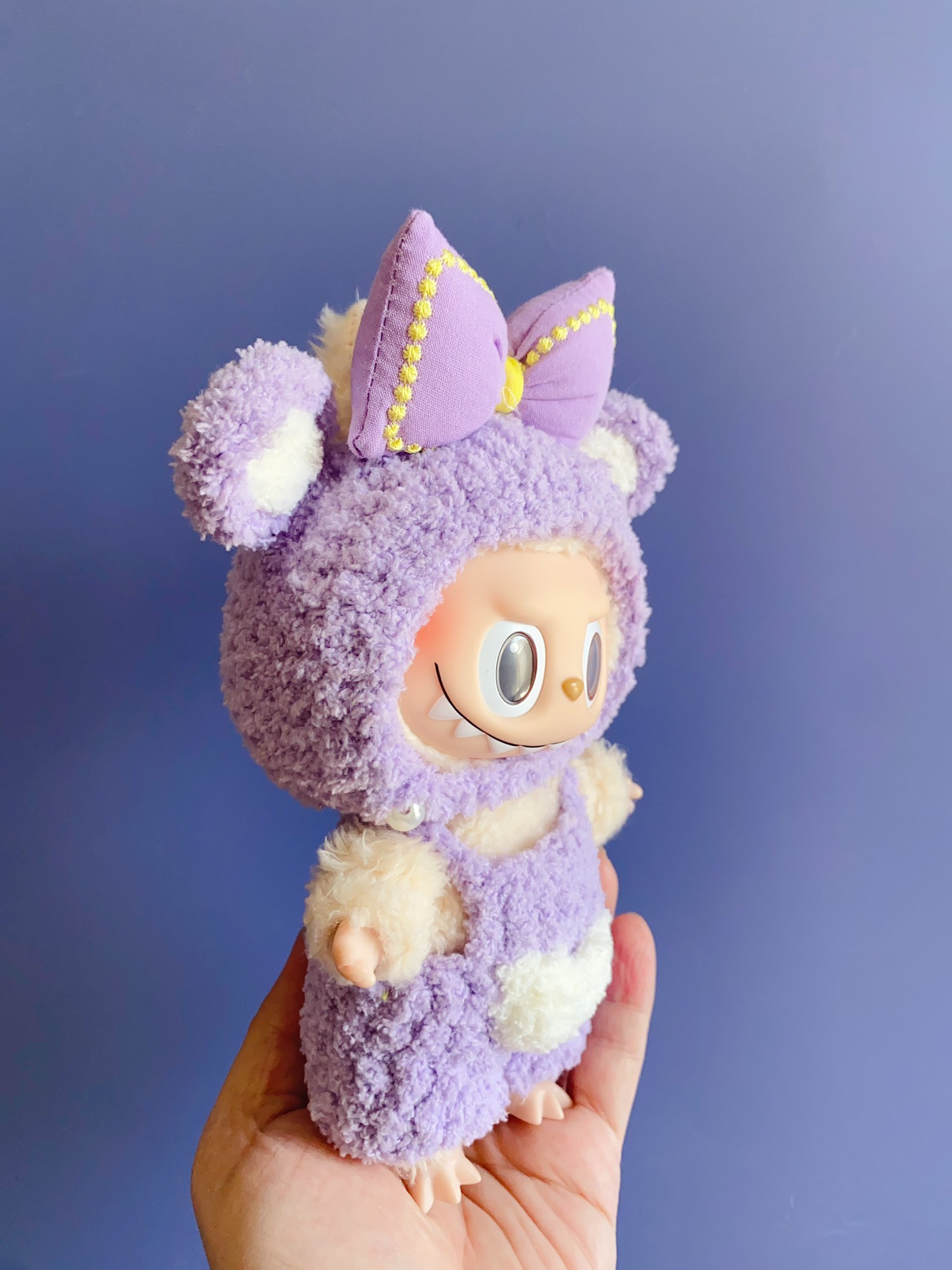 Adorable Labubu Doll Outfits: Vibrant Plush Ensembles for Play & Collecting - Image 7