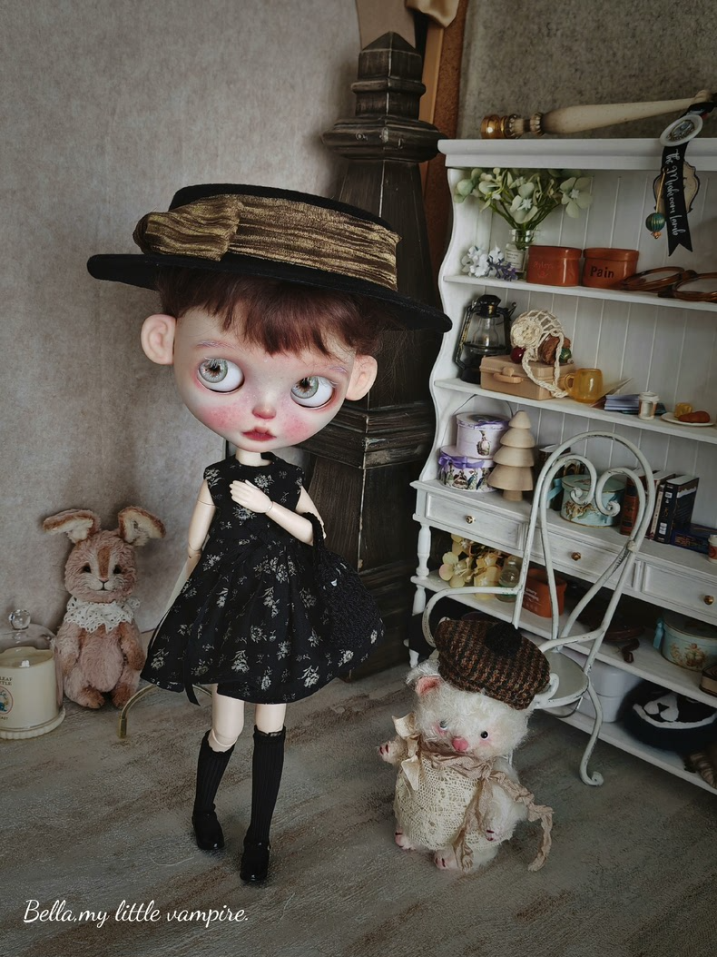 Elegant Blythe Doll Outfit: Black Rose Ensemble with Floral Hat & Accessories for OB22 & OB24 Dolls - Image 1