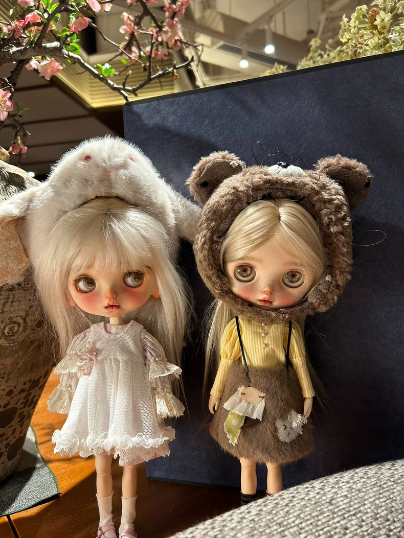 Adorable Custom BLYTHE Doll Outfits: Handcrafted Hats, Tops & Socks for Vintage Charm - Image 2