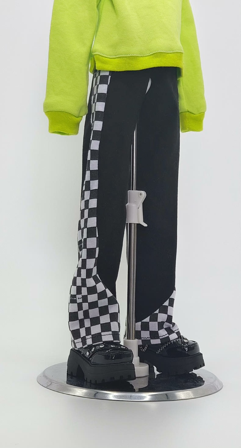 Stylish Black Checkered BJD 1/4 Sporty Outfit – Durable & Dynamic Posing - Image 1