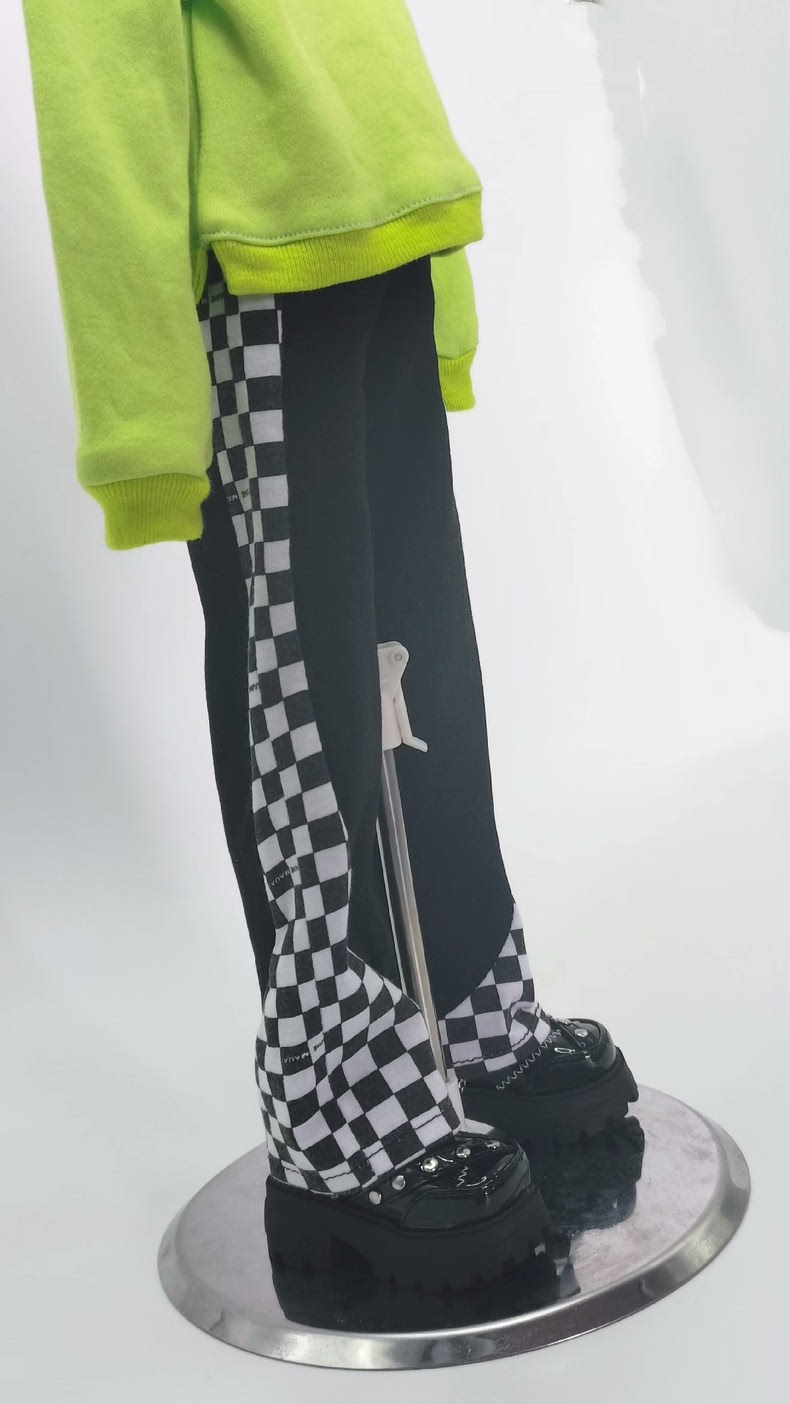 Stylish Black Checkered BJD 1/4 Sporty Outfit – Durable & Dynamic Posing - Image 2