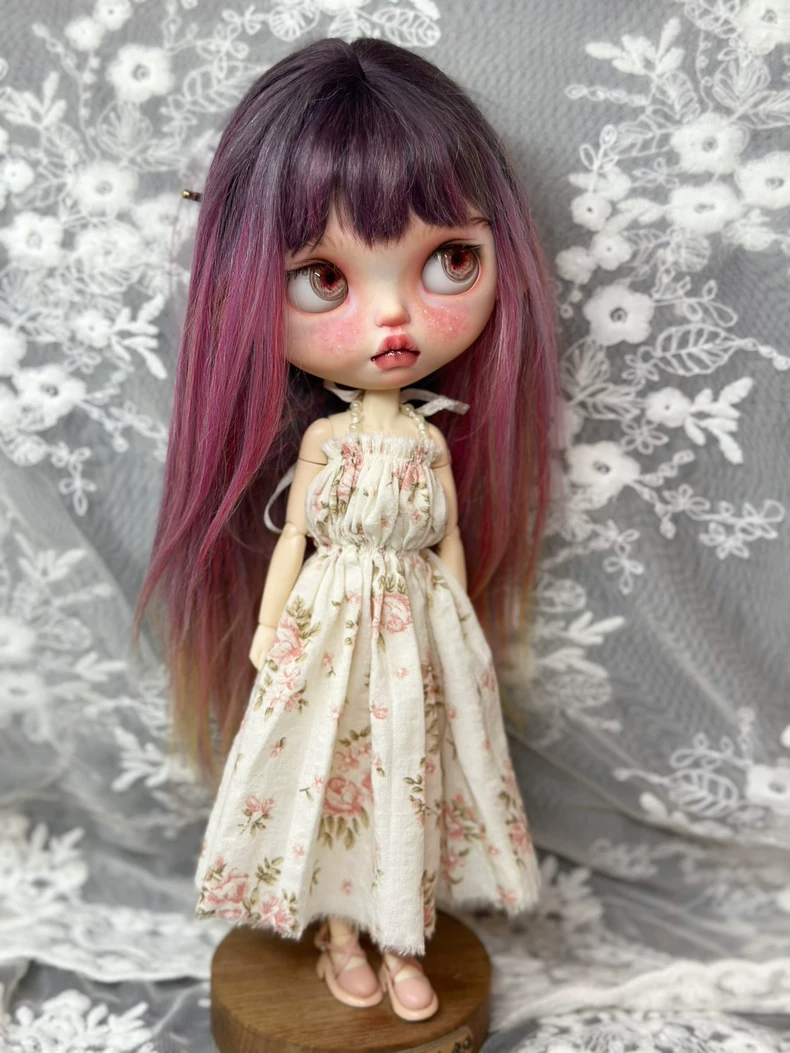Charming Floral Blythe Doll Dress – Vintage Elegance for ob24 & More | Handcrafted Cotton - Image 2