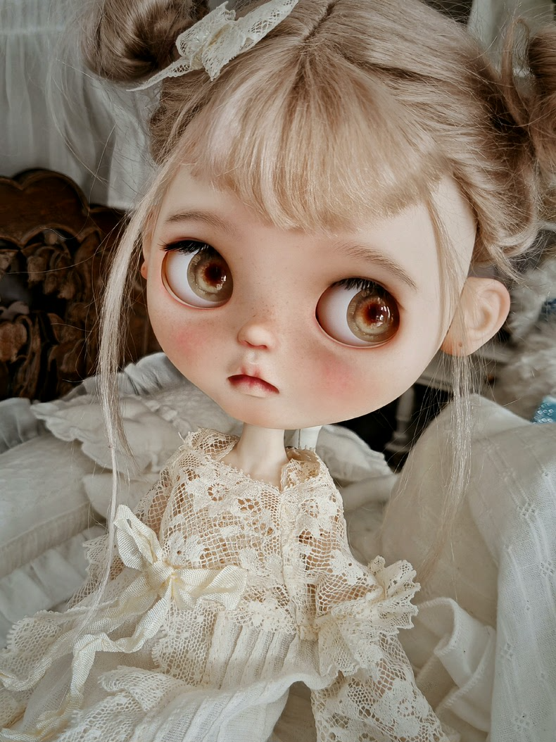 Exquisite Blythe Doll Lace Dress Outfit – Elegant OB22 & OB24 Ensemble - Image 4