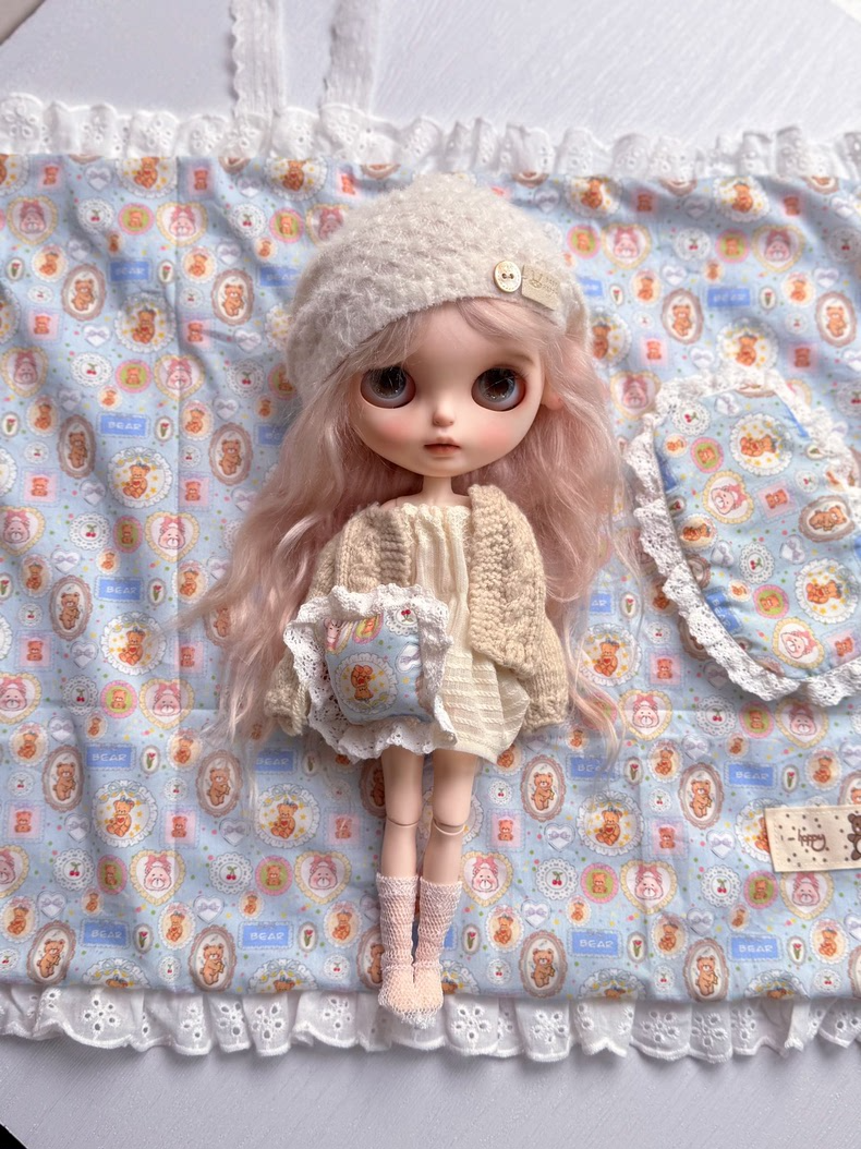 Whimsical Blythe Doll Outfits: Pastel Luxury Ensembles with Accessories for Collectors - Image 2