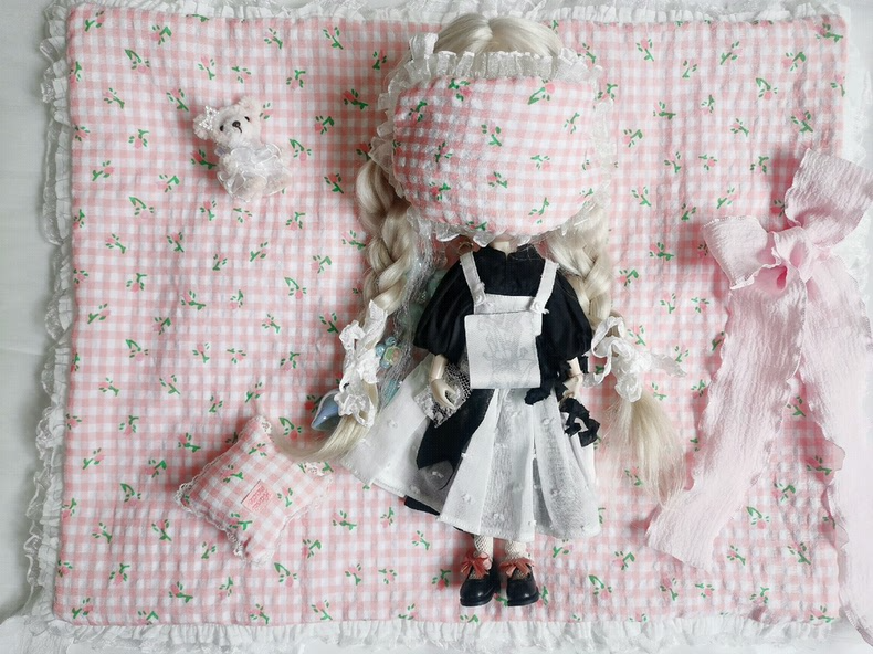 Whimsical Blythe Doll Outfits: Pastel Luxury Ensembles with Accessories for Collectors - Image 3