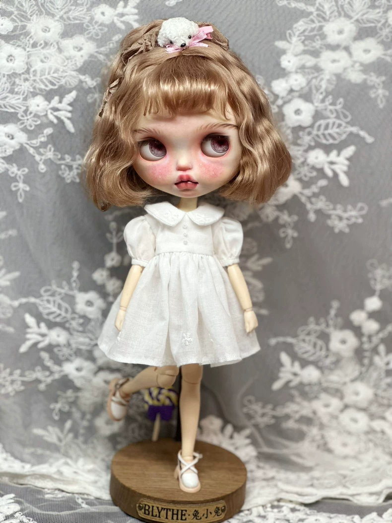Elegant Blythe Doll Dress: White Cotton Outfit with Floral Embroidery for ob24 & Similar Dolls - Image 3