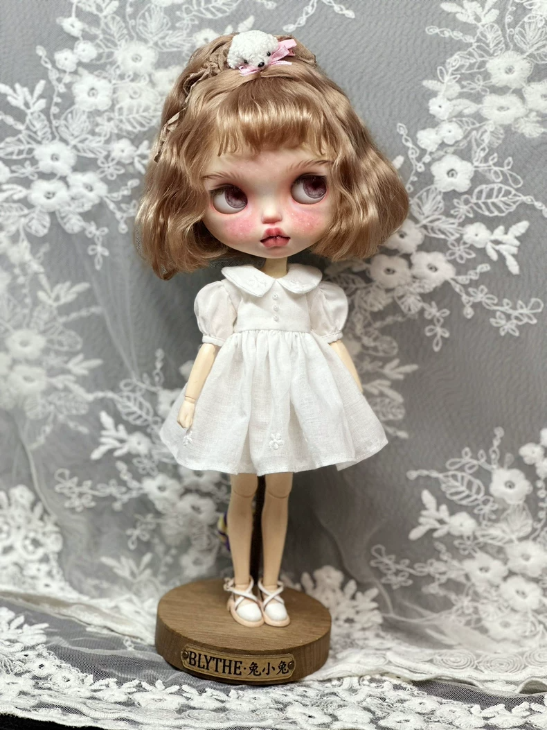Elegant Blythe Doll Dress: White Cotton Outfit with Floral Embroidery for ob24 & Similar Dolls - Image 4