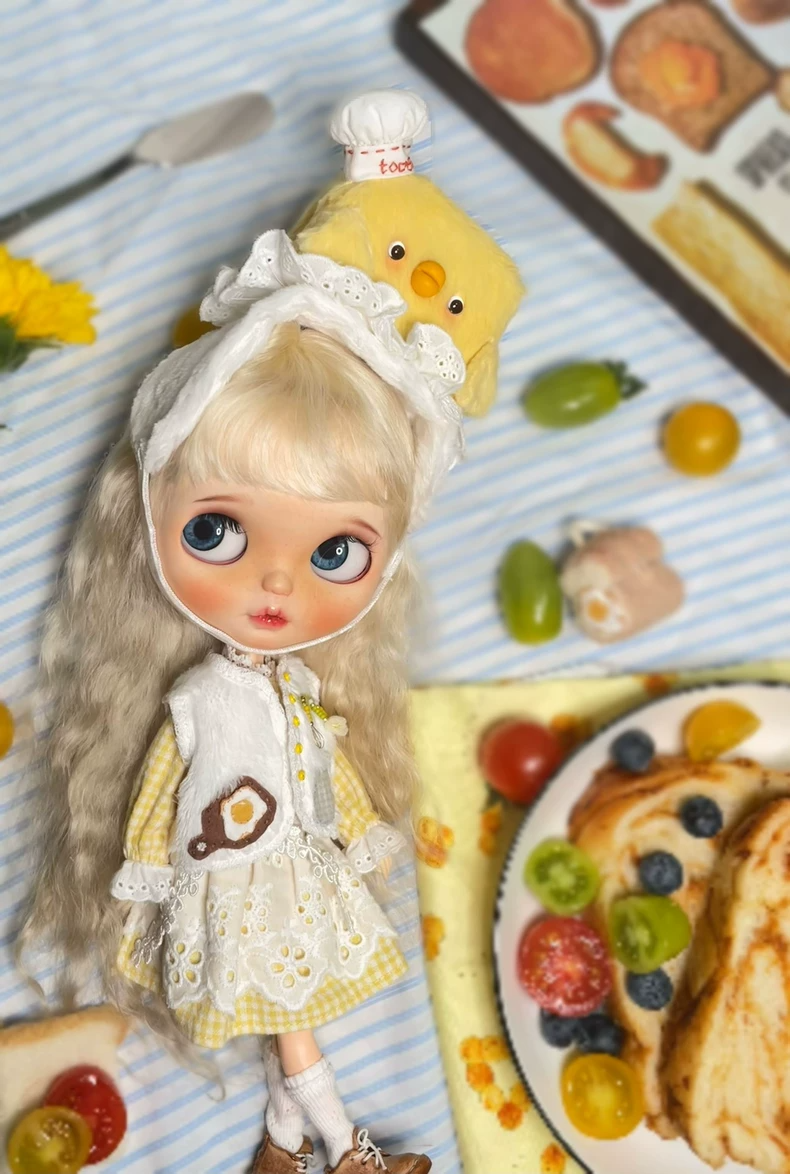 Charming Culinary Blythe Doll Outfit – Yellow Gingham Apron Dress, Hat & Accessories for OB22/OB24 - Image 5