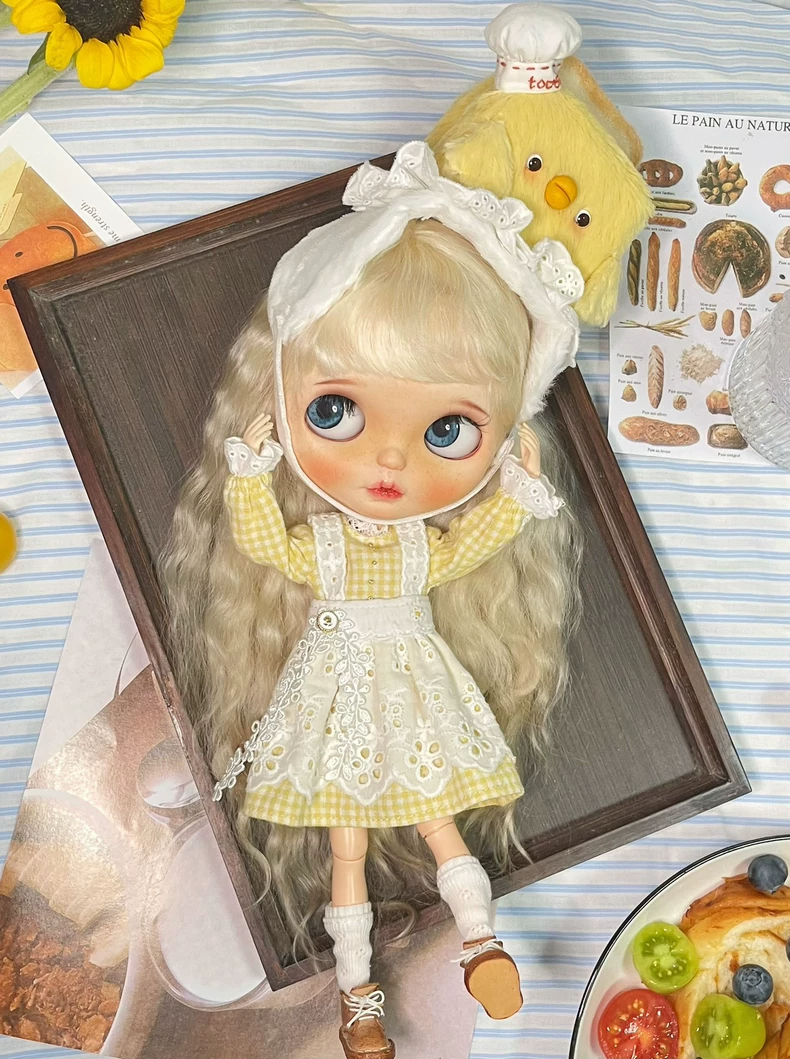 Charming Culinary Blythe Doll Outfit – Yellow Gingham Apron Dress, Hat & Accessories for OB22/OB24 - Image 6