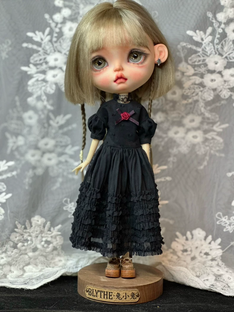 Elegant BLYTHE Doll Outfits: Stylish ob24 Miniature Apparel with Timeless Designs - Image 4