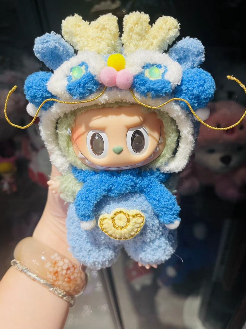 Vibrant Year of the Dragon Knitted Outfit for Labubu Doll – Blue, White & Gold Crocheted Costume - Image 1