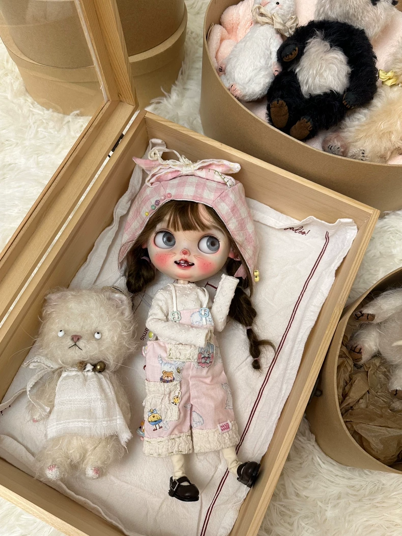 Handmade Vintage BLYTHE Doll Outfit – Pastel Gingham & Lace Trim, Adjustable Overalls, Premium Quality - Image 6