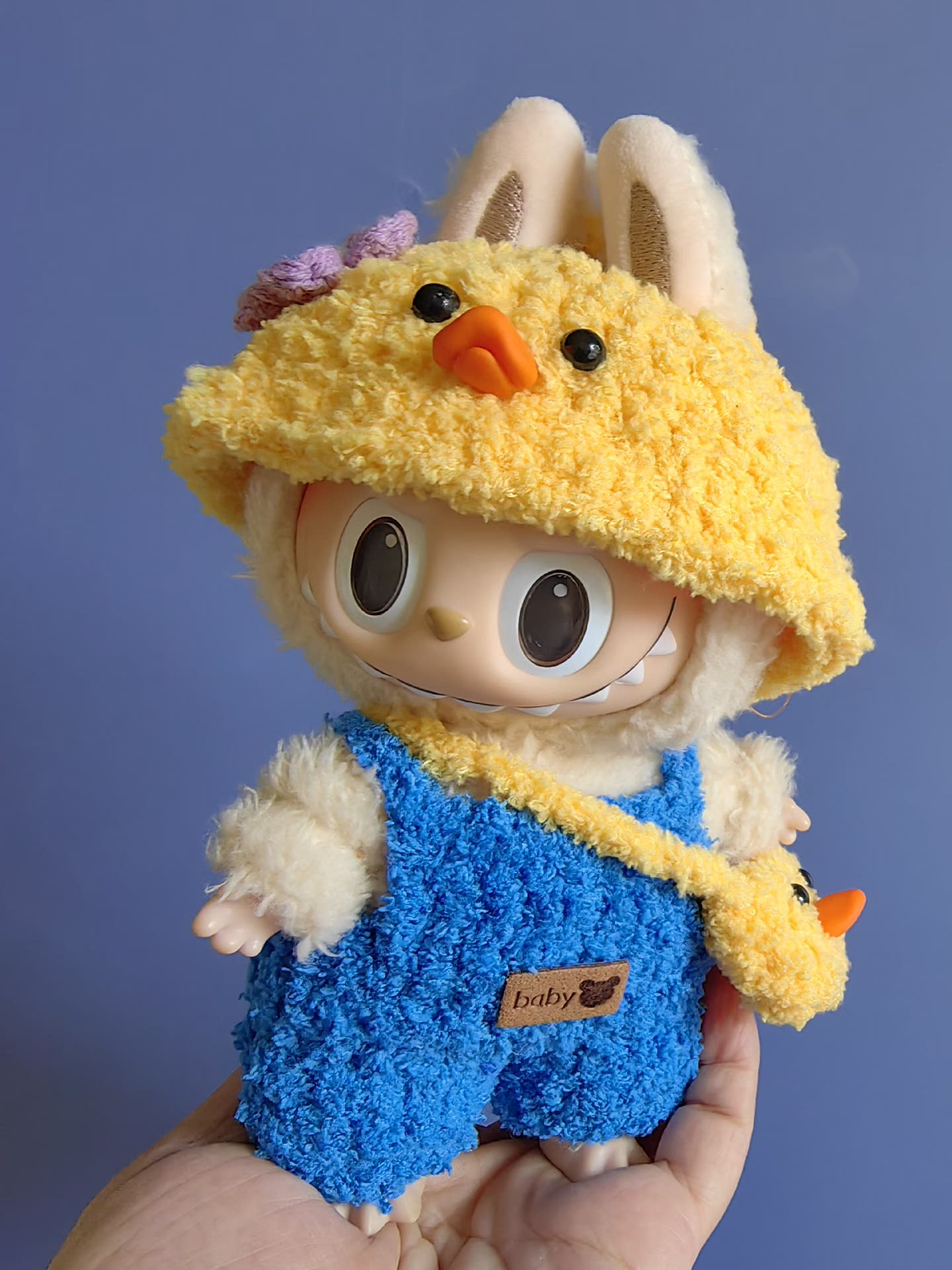 Charming Labubu Spring Outfit: Yellow Hat, Blue Jumpsuit & Duck Bag – Playful & Durable Collectible Doll Ensemble - Image 2
