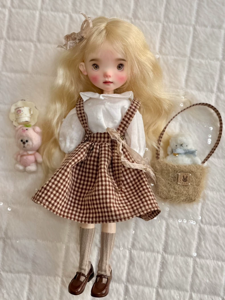 Charming BLYTHE Checkered Overall Set for OB22 & OB24 Dolls – Stylish & Versatile Doll Fashion - Image 2