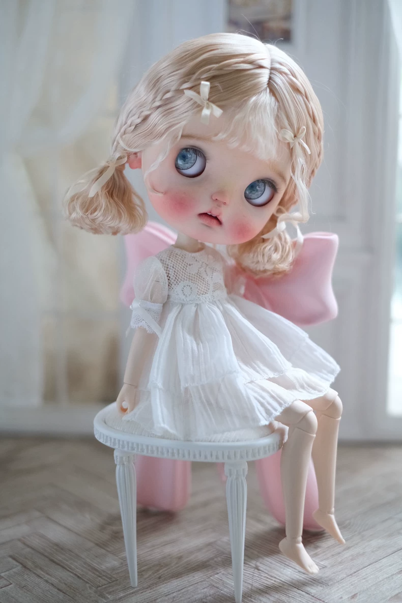 Whimsical Alice in Wonderland Blythe Outfit – Elegant Lace Dress & Accessories for Enchanting Doll Play - Image 2