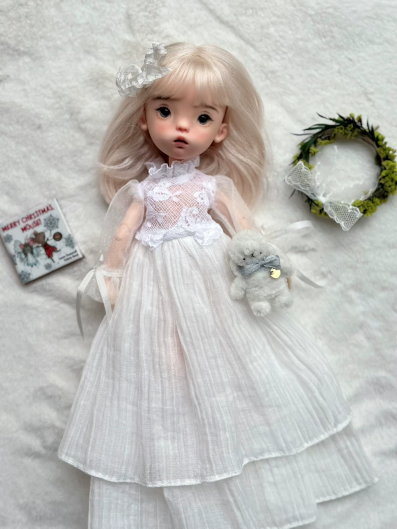 Whimsical Alice in Wonderland Blythe Outfit – Elegant Lace Dress & Accessories for Enchanting Doll Play - Image 3