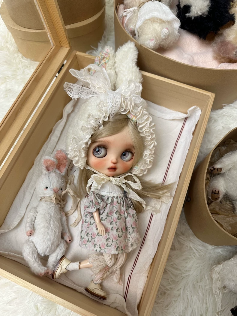 Vintage-Inspired Blythe Doll Outfit: Whimsical Pastoral Ensemble with Lace Details - Image 2