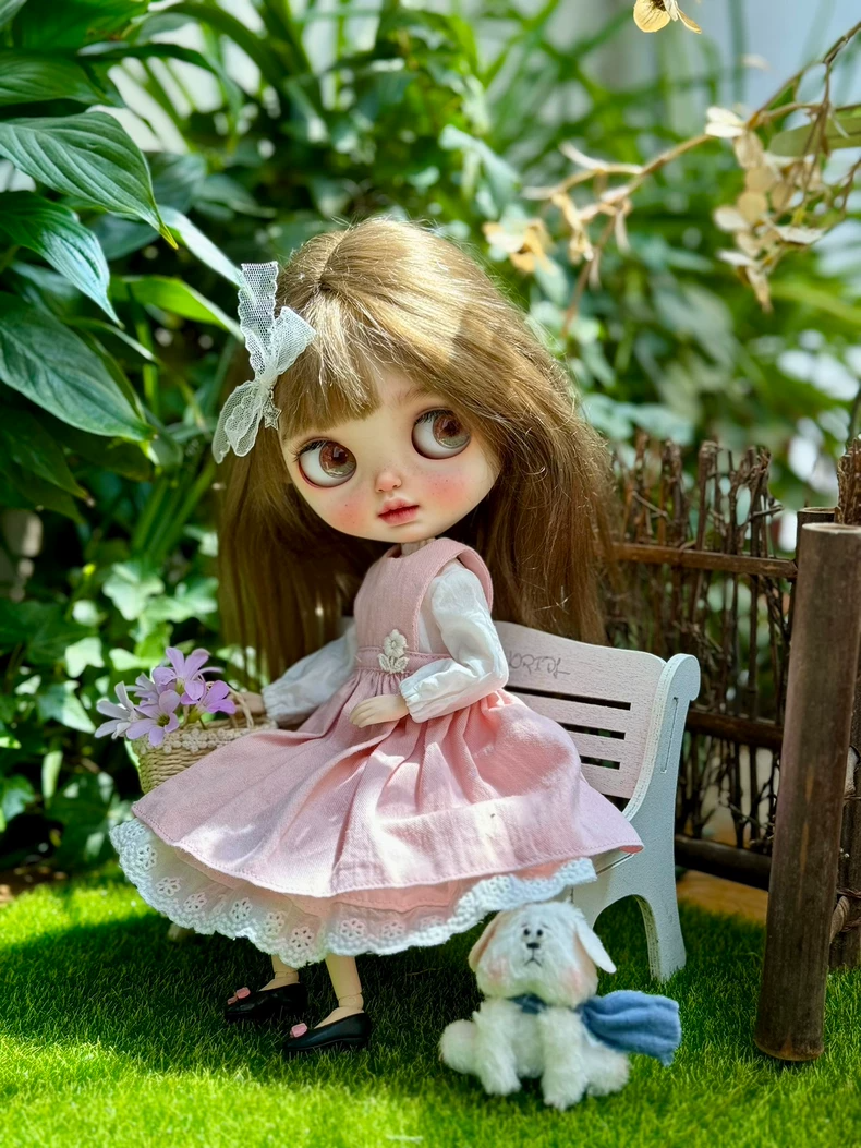 Vintage Blythe Doll Outfit: Whimsical Pink Pinafore & Lace Blouse Set - Image 6