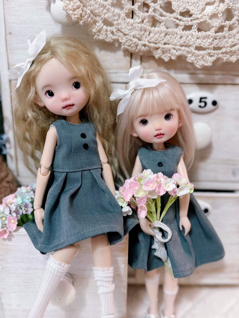 Vintage Elegance Blythe Doll Outfit: Lace Collar & Denim Dress for OB22/OB24 - Image 3