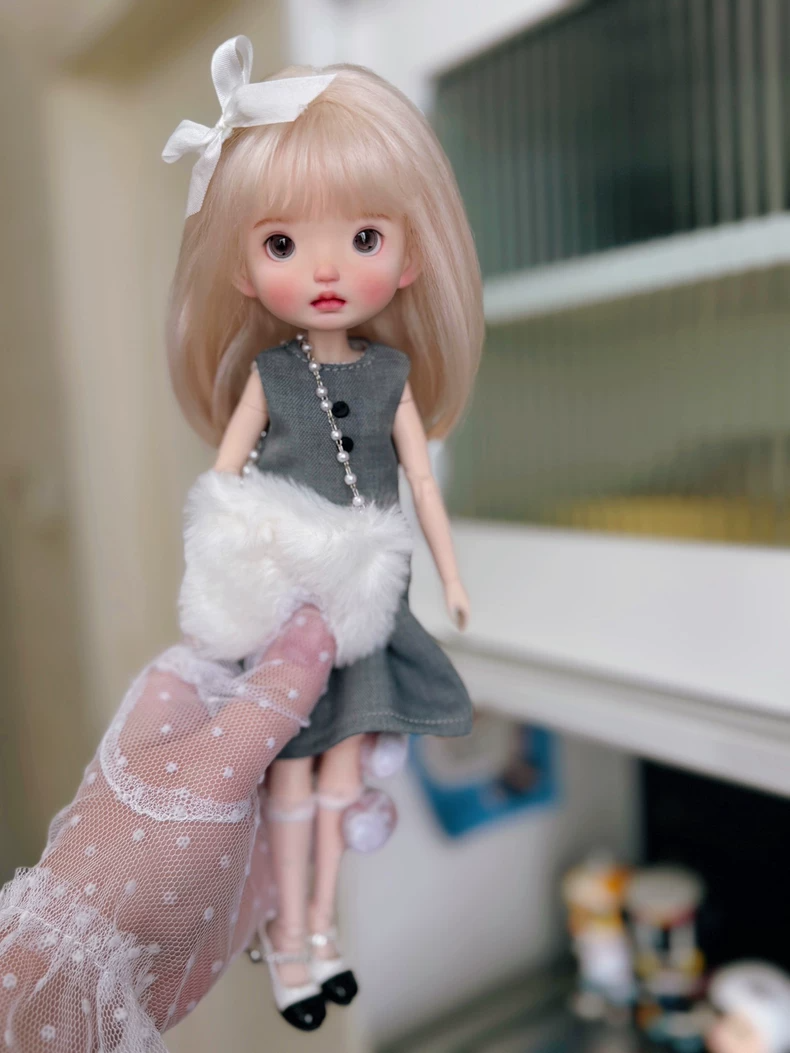 Vintage Elegance Blythe Doll Outfit: Lace Collar & Denim Dress for OB22/OB24 - Image 5