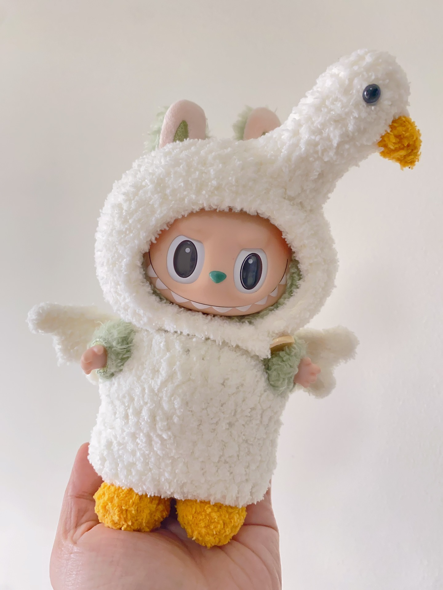 Adorable Labubu Goose Plush Outfit for Dolls – Cozy Hat, Bodysuit & Shoes – Perfect for Collectors & Play - Image 4