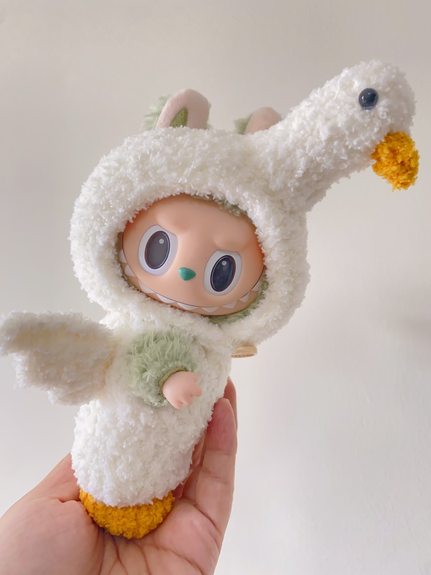 Adorable Labubu Goose Plush Outfit for Dolls – Cozy Hat, Bodysuit & Shoes – Perfect for Collectors & Play - Image 7