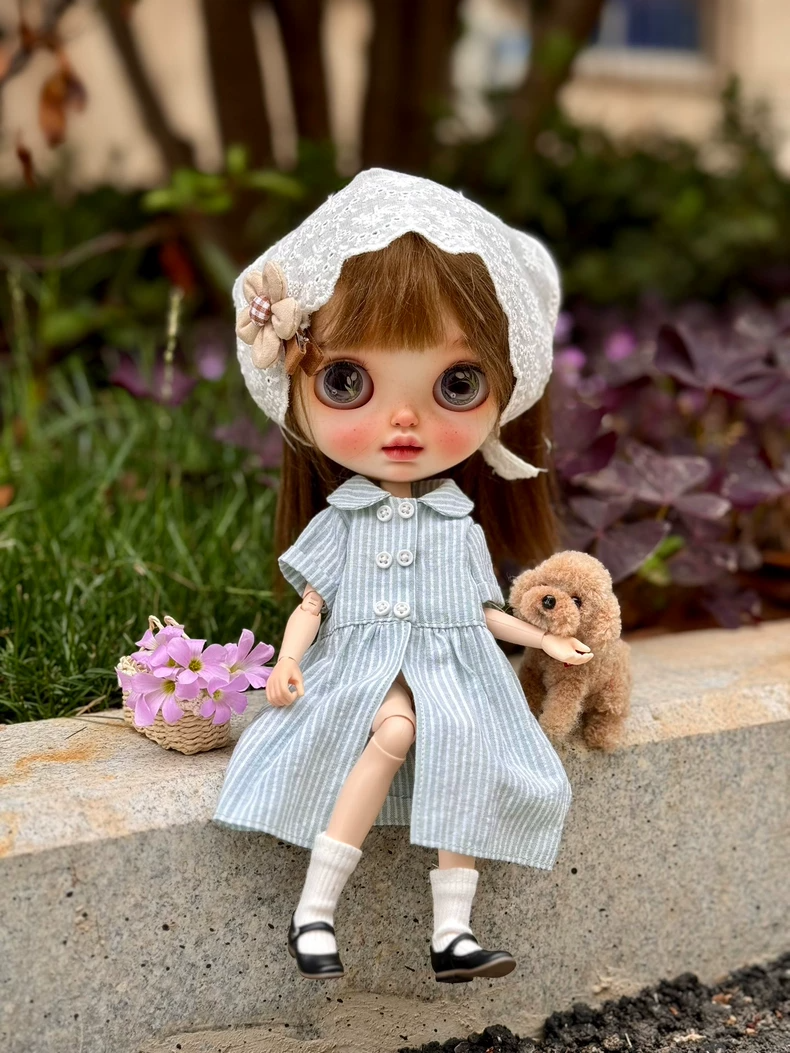 Vintage Blythe Doll Outfit: Striped Dress, Lace Bonnet & Accessories – Elegant Collectible Ensemble - Image 4
