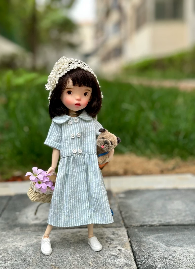 Vintage Blythe Doll Outfit: Striped Dress, Lace Bonnet & Accessories – Elegant Collectible Ensemble - Image 6
