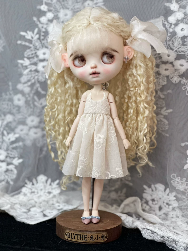 Exquisite Blythe Doll Lace Dress & Shawl Set – Elegant Collector’s Outfit - Image 5