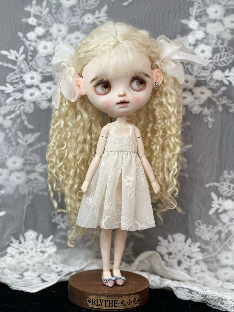 Exquisite Blythe Doll Lace Dress & Shawl Set – Elegant Collector’s Outfit - Image 6