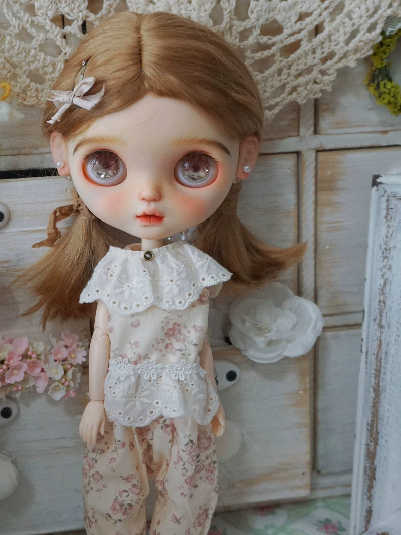 Vintage Lace Blythe Doll Outfit – Floral Jumpsuit & Silk Accessories for OB22/OB24 | Elegant Tea Party Ensemble - Image 1