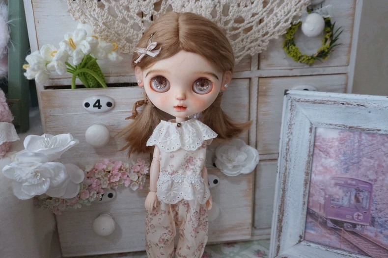 Vintage Lace Blythe Doll Outfit – Floral Jumpsuit & Silk Accessories for OB22/OB24 | Elegant Tea Party Ensemble - Image 2
