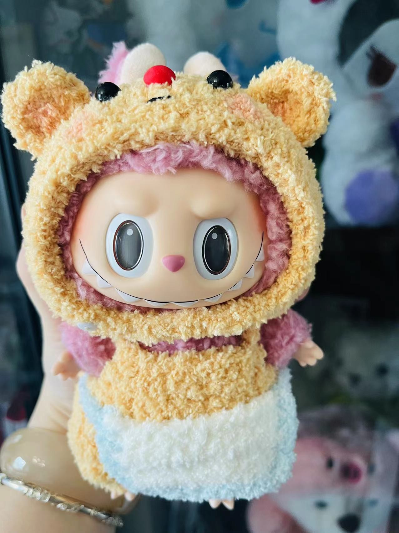 Adorable Teddy Bear Outfit for Labubu Dolls – Cozy & Whimsical Costume - Image 1